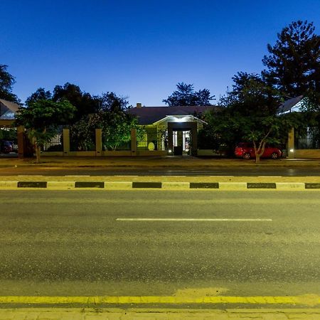 Village Boutique Hotel โอชิวารองโก ภายนอก รูปภาพ