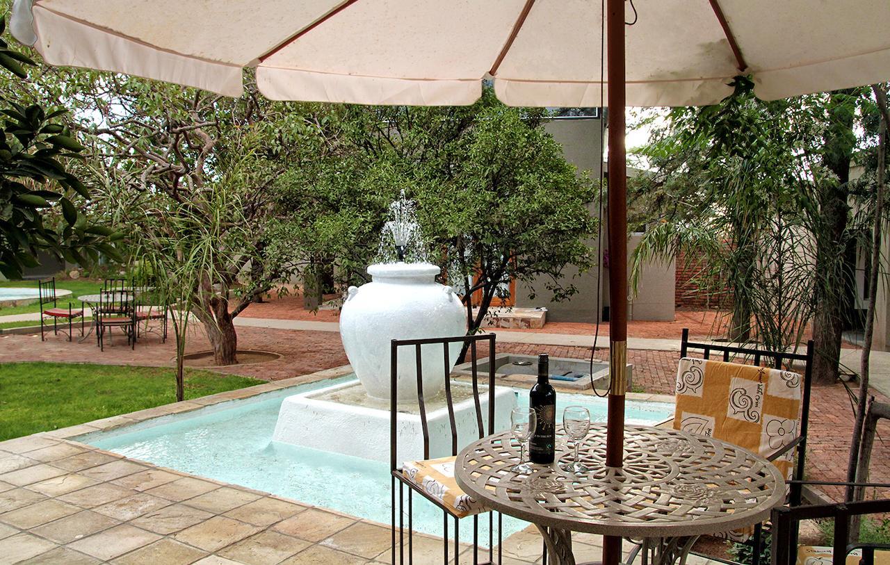 Village Boutique Hotel โอชิวารองโก ภายนอก รูปภาพ