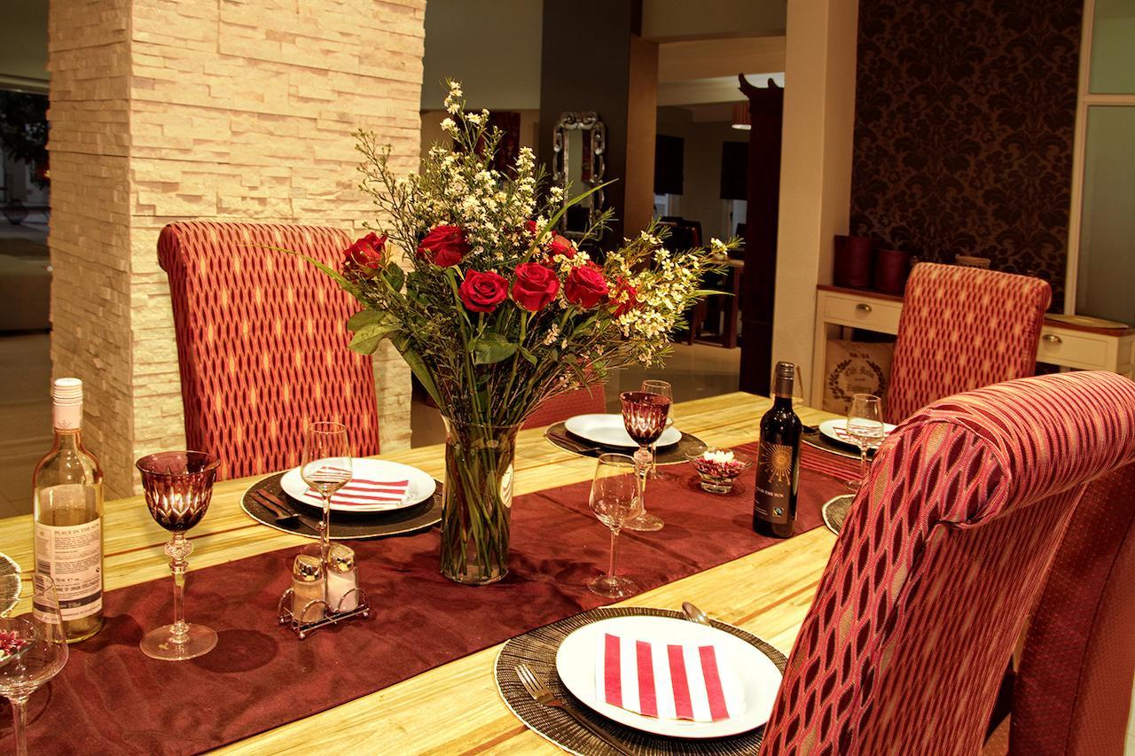 Village Boutique Hotel โอชิวารองโก ภายนอก รูปภาพ