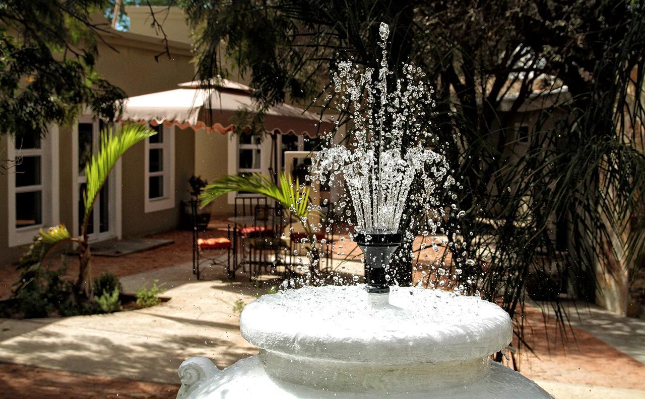 Village Boutique Hotel โอชิวารองโก ภายนอก รูปภาพ