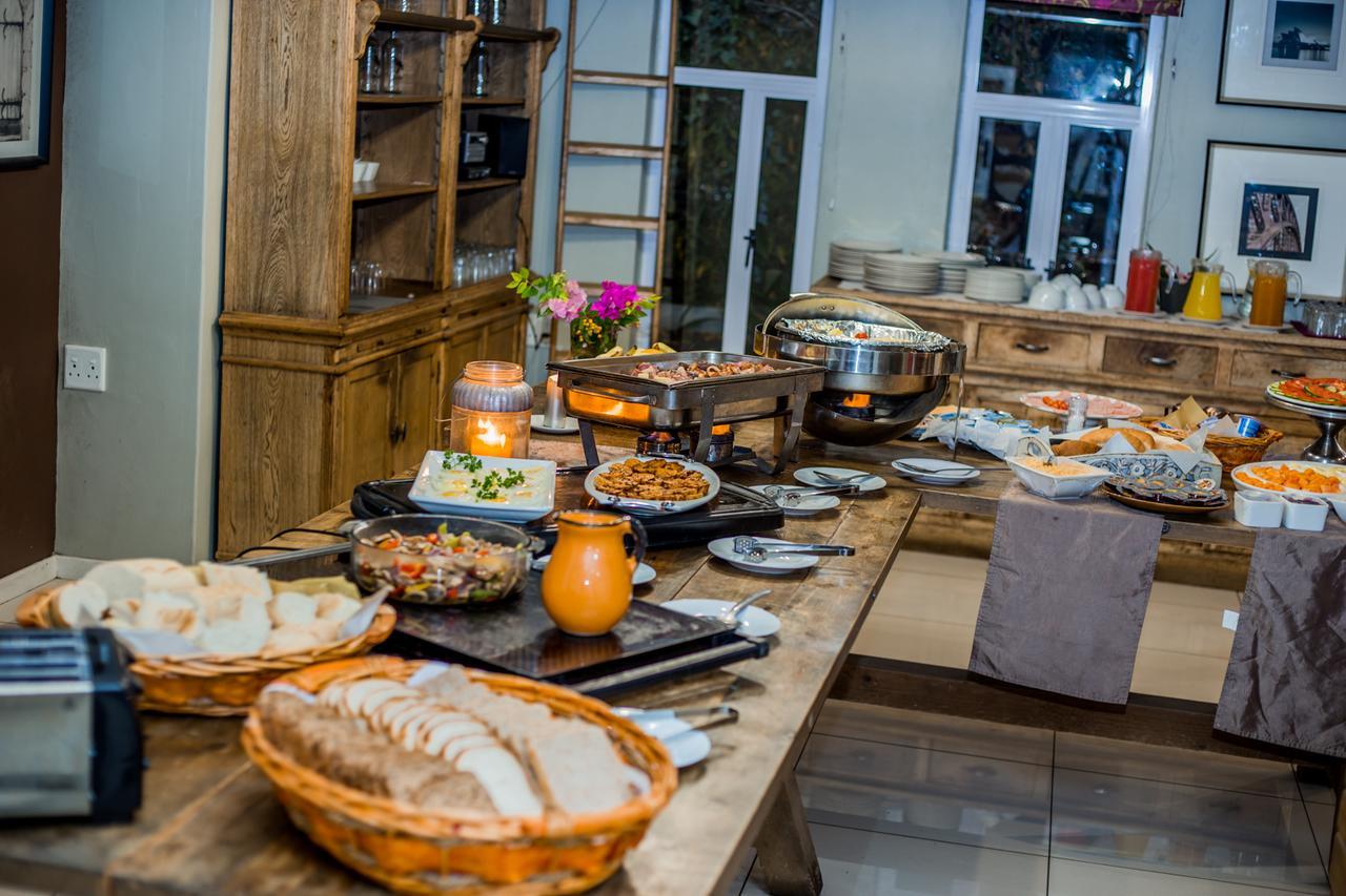 Village Boutique Hotel โอชิวารองโก ภายนอก รูปภาพ