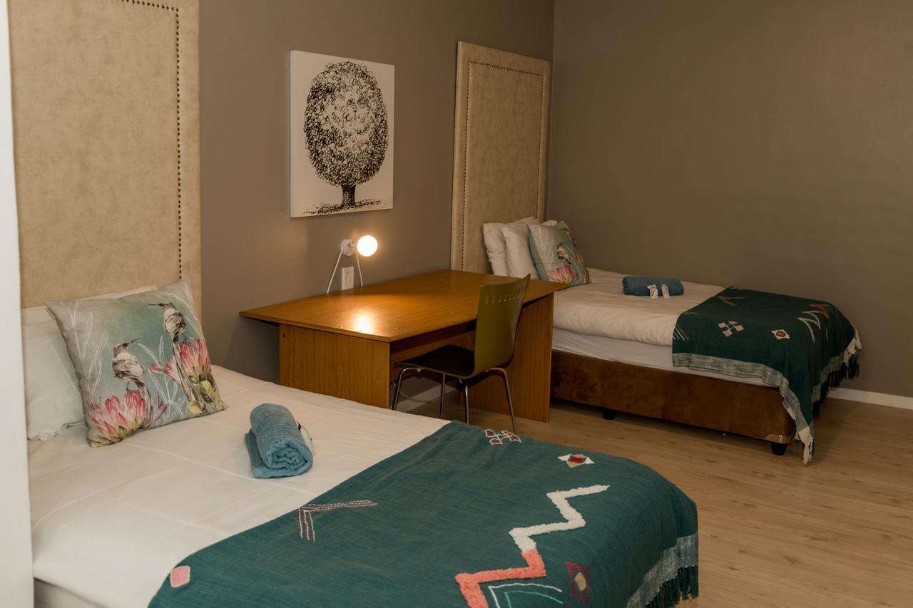 Village Boutique Hotel โอชิวารองโก ภายนอก รูปภาพ