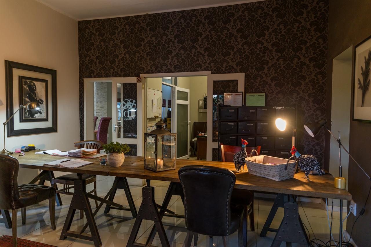 Village Boutique Hotel โอชิวารองโก ภายนอก รูปภาพ
