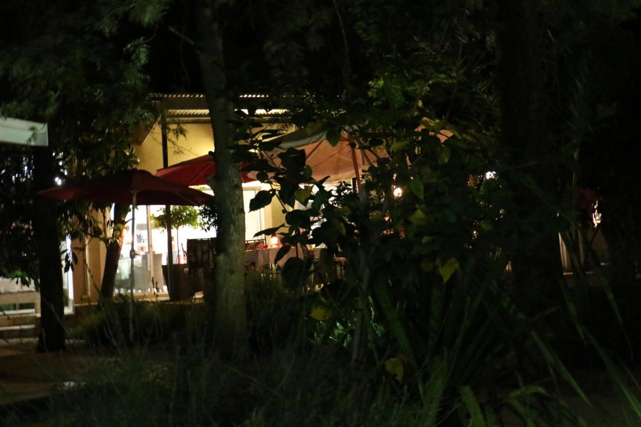 Village Boutique Hotel โอชิวารองโก ภายนอก รูปภาพ