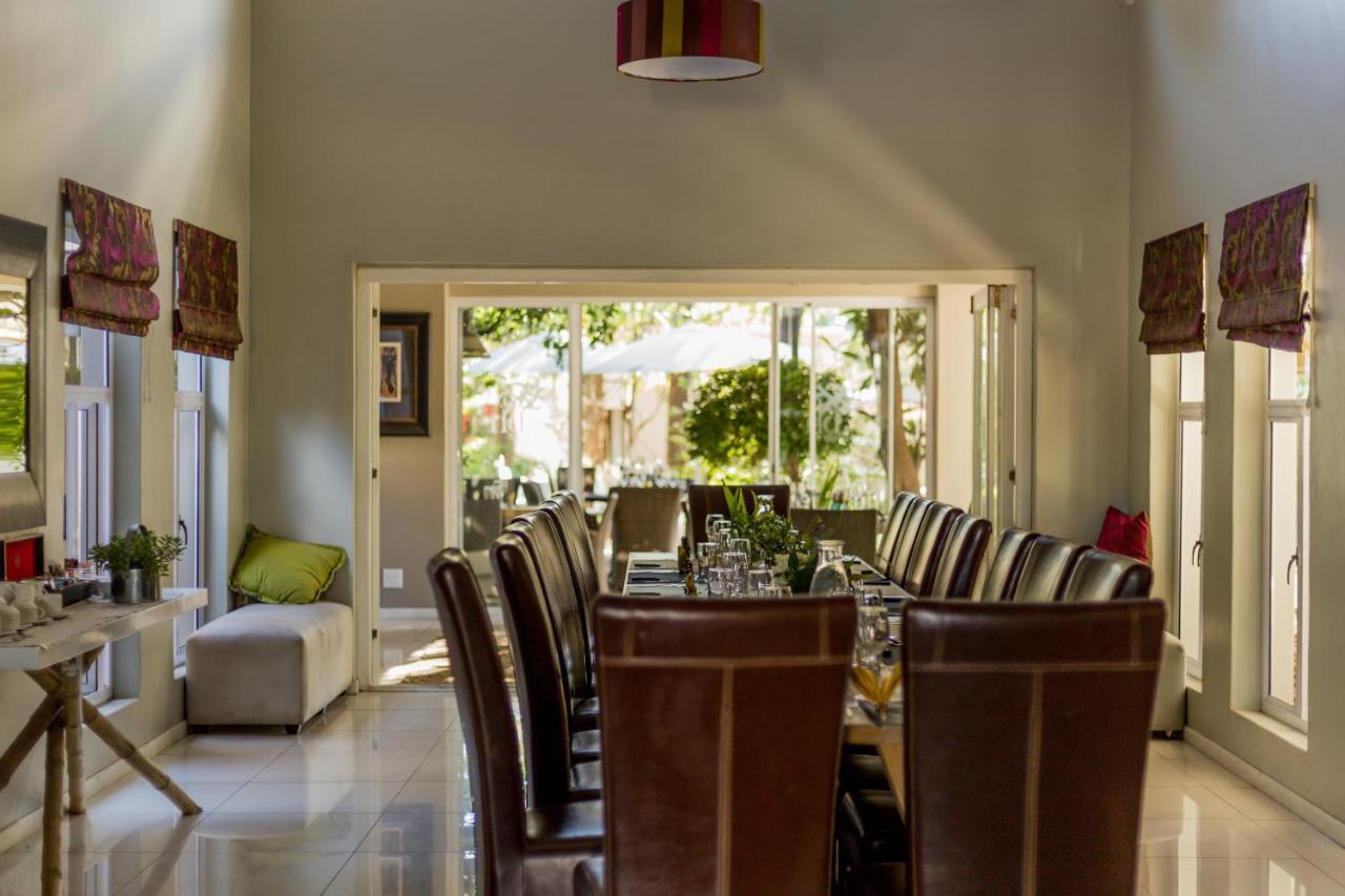 Village Boutique Hotel โอชิวารองโก ภายนอก รูปภาพ